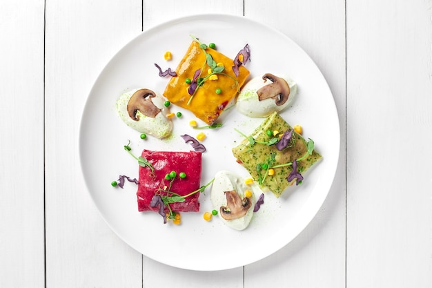 Plating modern cu ingrediente proaspete